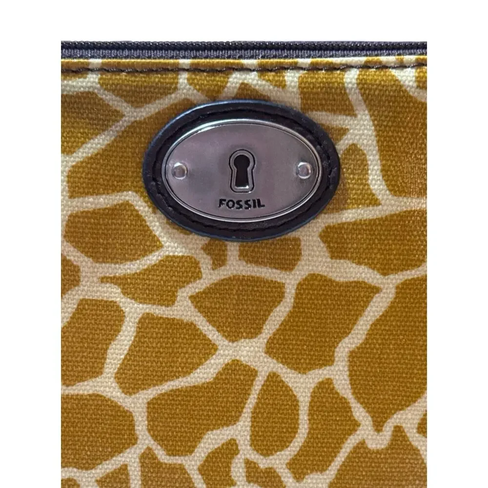 Fossil Key-Per Coated Canvas Zipper Giraffe Print Tablet iPad Case